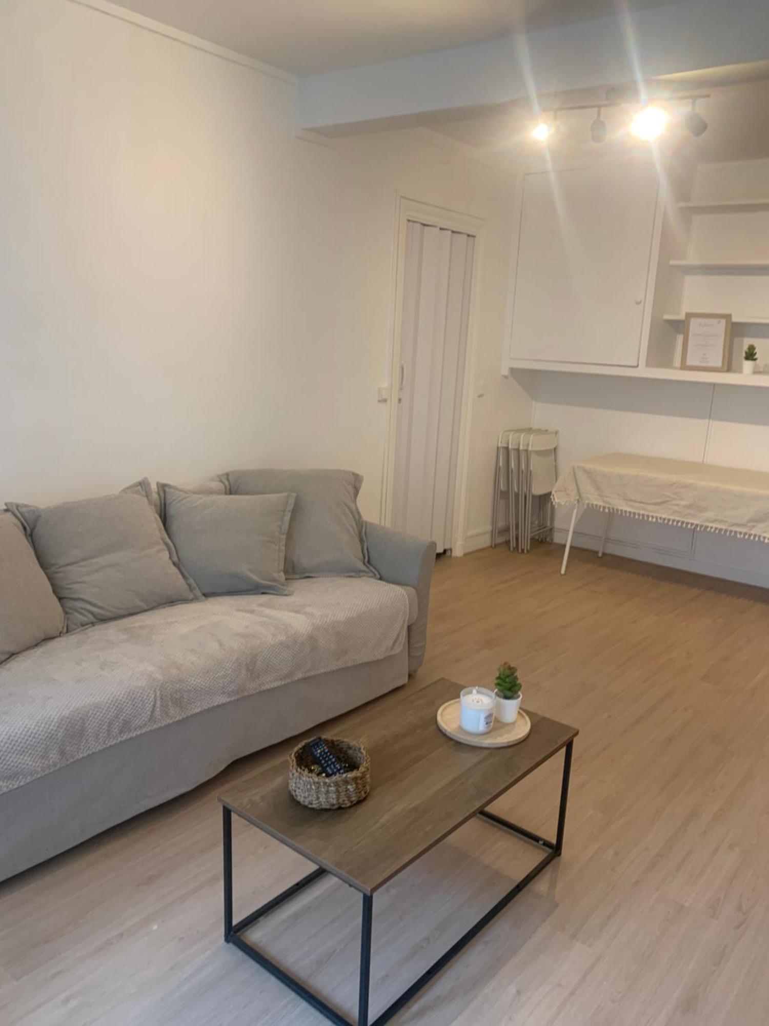 Porte Maillot Apartment